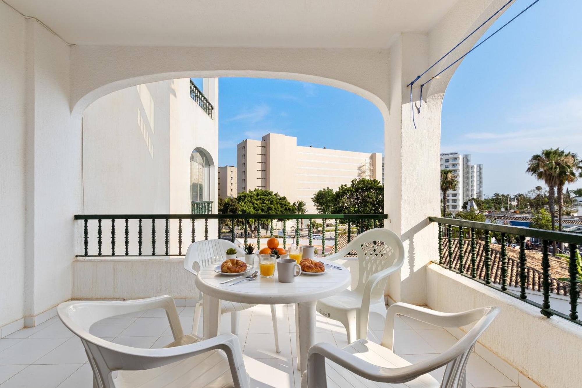 Erisa 31 By Ivi Real Estate Apartment